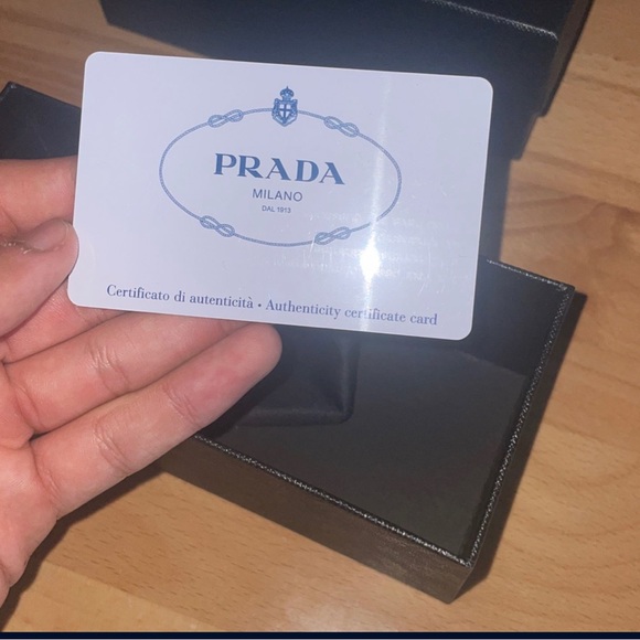 Prada sunglasses - Picture 2 of 6